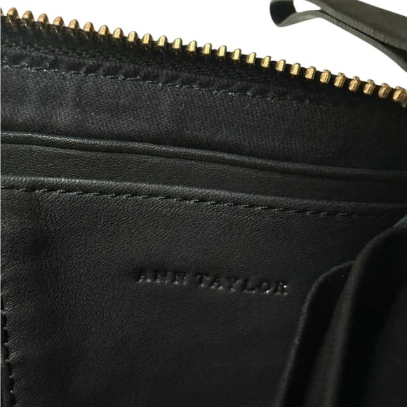 Ann Taylor Black Leather Elegant Wristlet Clutch  Bag - Picture 7 of 9